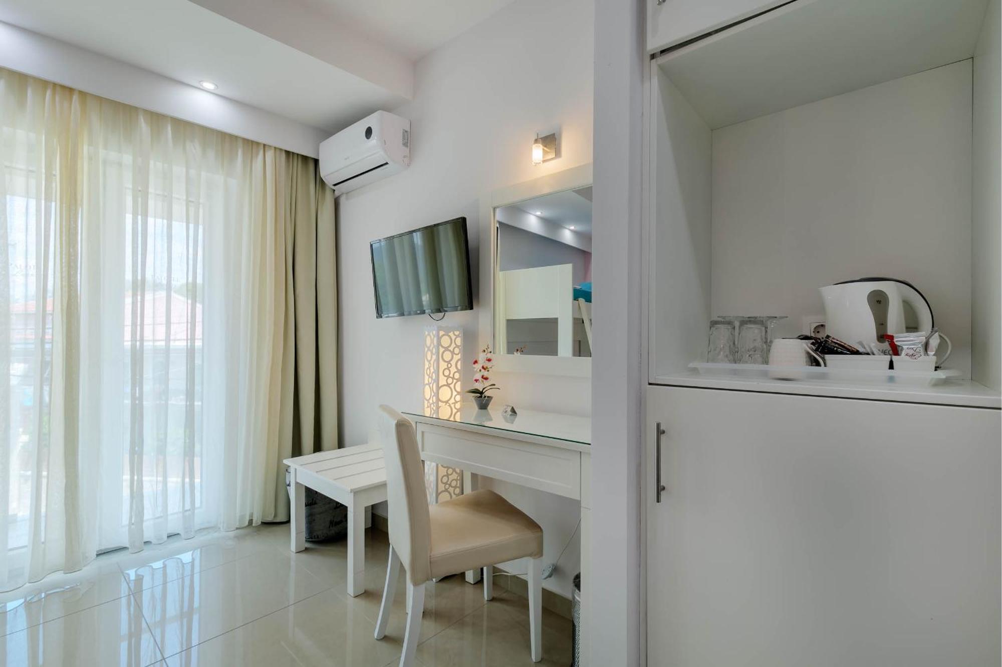 Palotel Design Гувия Екстериор снимка