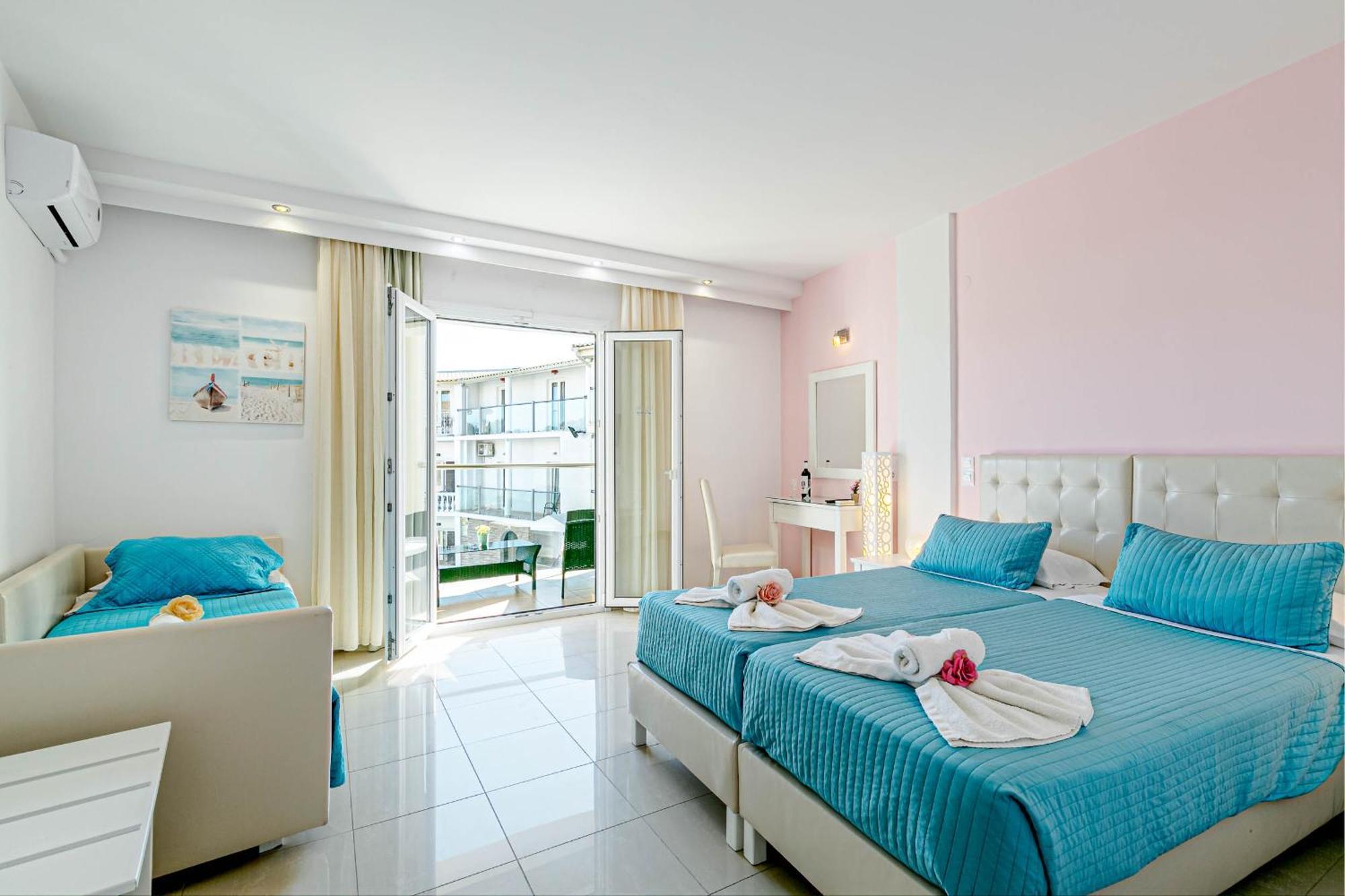Palotel Design Гувия Екстериор снимка