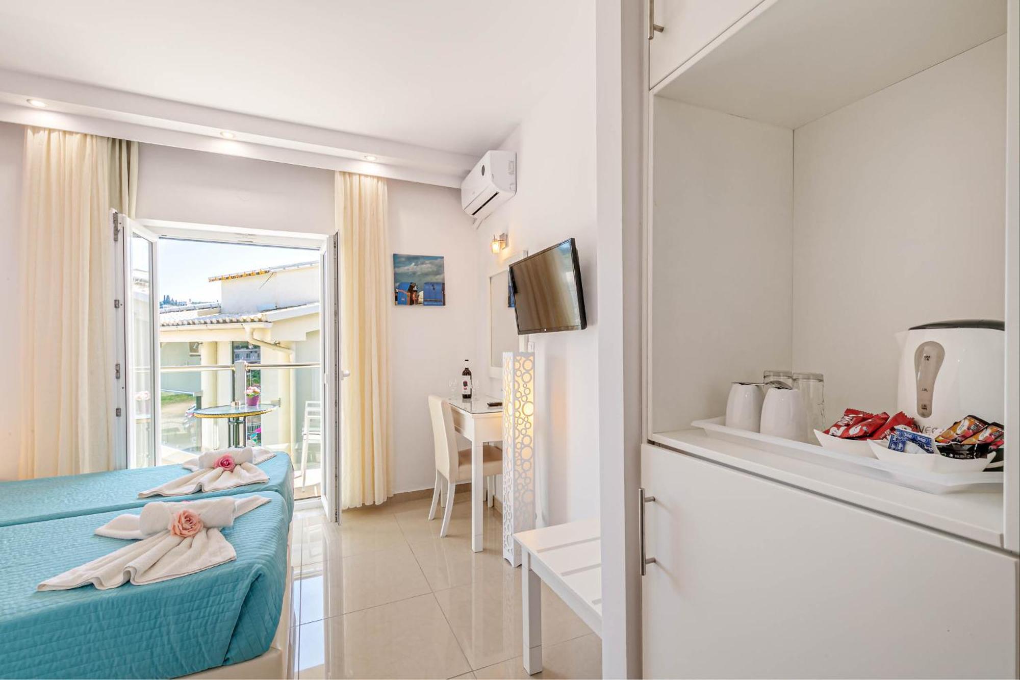 Palotel Design Гувия Екстериор снимка